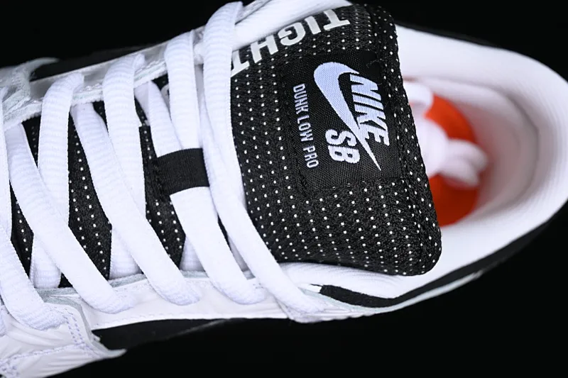 All categories Nk SB Dunk series Nk SB Dunk Low low-top sneakers F version Tightbooth x Nk SB Dunk joint model Reverse Panda SB low-top casual sports skateboard shoes FD2629-100